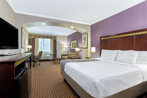 La Quinta Inn & Suites by Wyndham Cleburne | Cleburne, TX Hotels