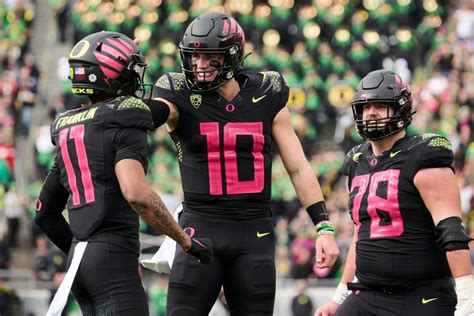 Were Going To Follow Him Oregon Quarterback Bo Nix Leads The Ducks