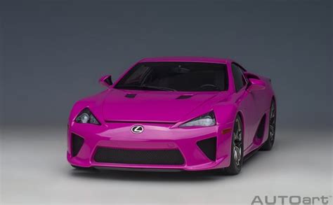 AUTOart 1 18 Lexus LFA Passionate Pink Bol