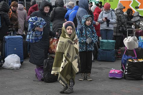 Saída de refugiados ucranianos acelera nas últimas 24 horas Folha PE