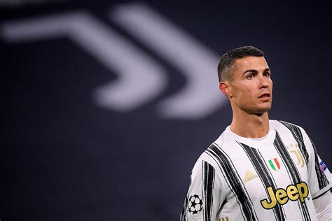 Football Italie Ita Cristiano Ronaldo Devient CR750 Buts Foot 01