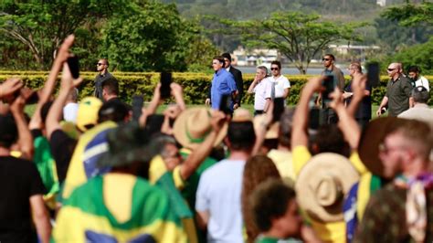 Bolsonaro Fala Pela Vez A Apoiadores Ap S Derrota D I Na Alma