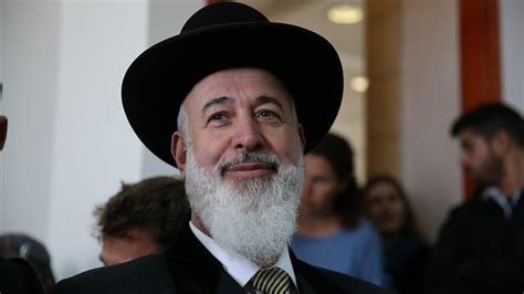 Rabbi Metzger Enters Prison To Begin Serving His Sentence