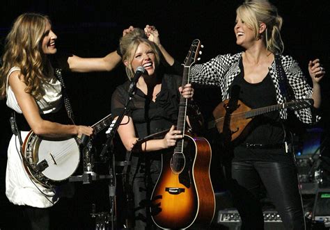 The Dixie Chicks Officially Change Their Name To The Chicks