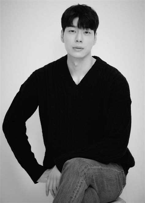 Model Turned Actor Kim Jong Hoon Exclusive Contract With Endmark