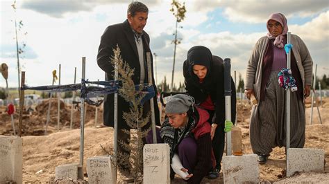 Nach Erdbeben In T Rkei Und Syrien Zahl Der Toten Steigt Auf Mehr Als