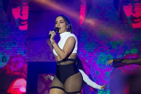 Anitta Usa Short Transparente E Deixa Tudo Mostra Sbt