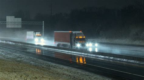 Kentucky road conditions causing trouble for drivers