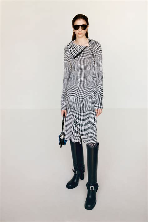 Burberry Resort 2024 [PHOTOS]