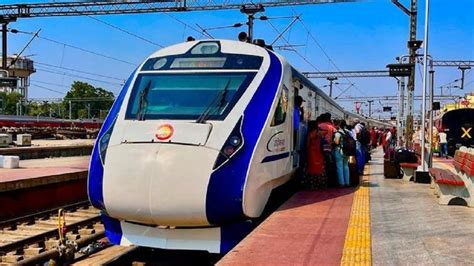 Vande Bharat Expressपटना से रांची के लिए रवाना हुई वंदे भारत ट्रेन