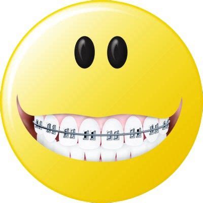 Braces Face Classic Round Sticker | Zazzle | Smiley, Brace face, Emoticon