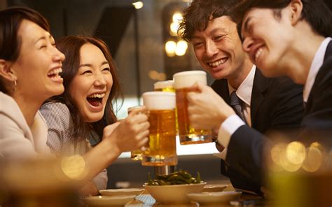 飲み会を盛り上げる「いいリアクション」の取り方とは？ 元芸人が伝授！ J Wave News