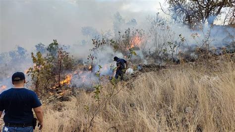 Incendio En Sierra De P Njamo Ha Consumido Ya Hect Reas Luchan Por