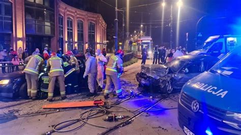 Straszne sceny na ulicach Łodzi Kierowca bmw zabił człowieka o2