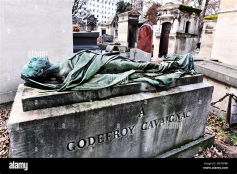 Cimetière de Montmartre Paris France Stock Photo Alamy