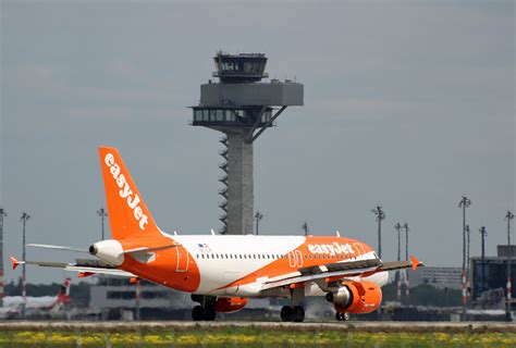 Easyjet Europe Airbus A Oe Lki Ber Flugzeug