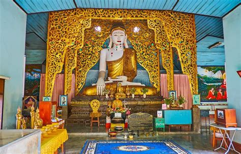 El Altar De Wat Chong Kham Temple Viharn El 6 De Mayo En Mae Hong Son