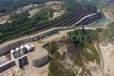 Progres Pembangunan Bendungan Leuwikeris Antara Foto