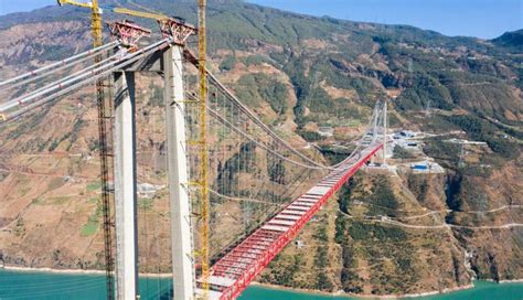 Fin De La Construction Du Plus Grand Pont Suspendu Du Monde Dans Le Yunnan