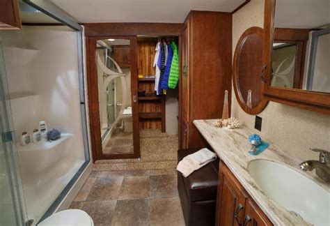 60 Wonderful Rv Bathroom Makeover Design Ideas Bathroom Makeover Rv