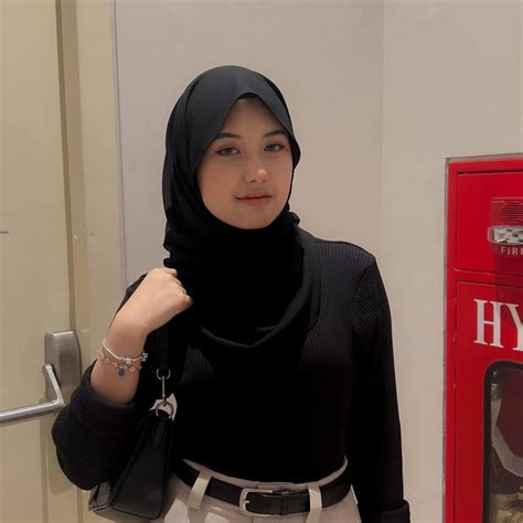 Pin Oleh Alyssaa Di Pin Oleh Anda Jilbab Ootd Gaya Hijab Potongan