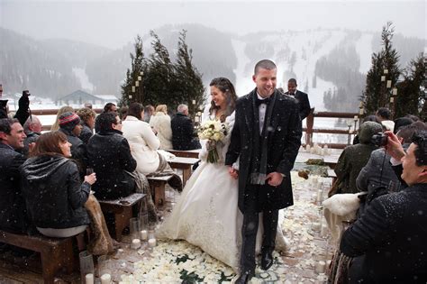 Tips For Hosting A Winter Wedding Inside Weddings Winter Ceremony