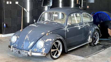 Mire el VW Beetle clásico refrigerado por vendaval con supercargador