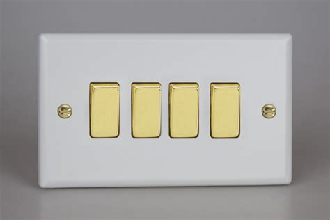 Varilight Vogue Matt White 4 Gang 10a 1 Or 2 Way Rocker Switch Twin Plate With Metal Rockers