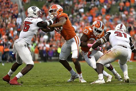 NC State Vs Clemson Game Set For 7 30pm Start Backing The Pack