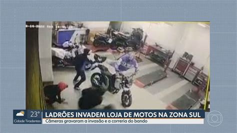 Quadrilha invade loja de motos e faz arrastão na Zona Sul de SP mais