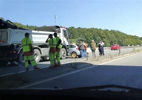 Accident entre un camion et une auto école sur la rocade de Rennes