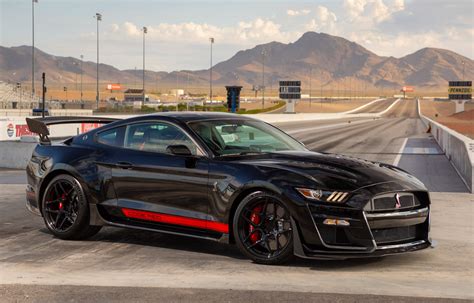 Shelbys 1300 Hp Gt500 Code Red Runs 14 Mile In Insane 859 Seconds Carscoops