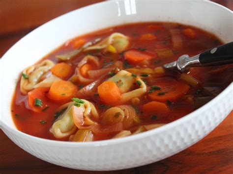 Leckere Gemüse Tomaten Suppe Mit Tortellini Von 2küchenfeen Chefkoch