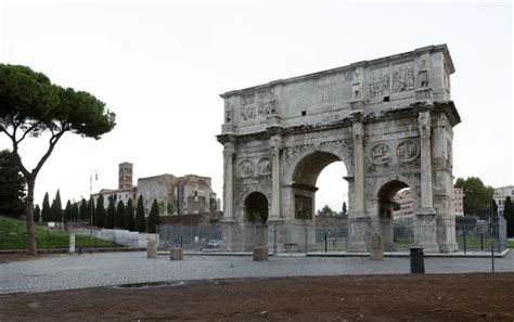 Arch Of Constantine In Rome Stock Photo By Tanialerro