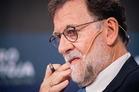 Mariano Rajoy acusa a Pedro Sánchez de ir contra la ley y llama a la