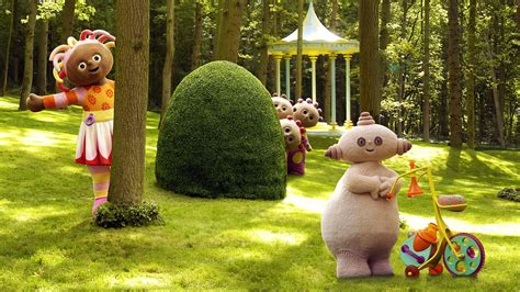 Bbc Iplayer In The Night Garden Series 1 23 Playing Hiding With Makka Pakka