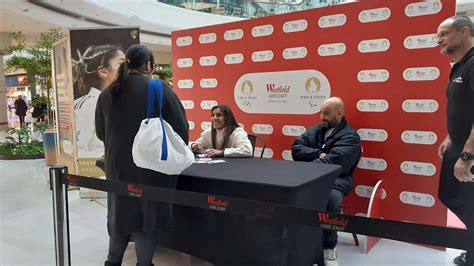 La judoka Shirine Boukli a rencontré ses fans au Westfield Carré Sénart