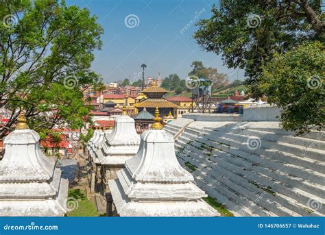 O Templo De Pashupatinath Um Patrim Nio Mundial Famoso Imagem De