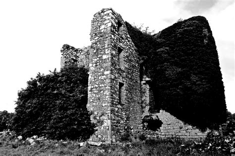 Historic Sites of Ireland: Moyne Castle