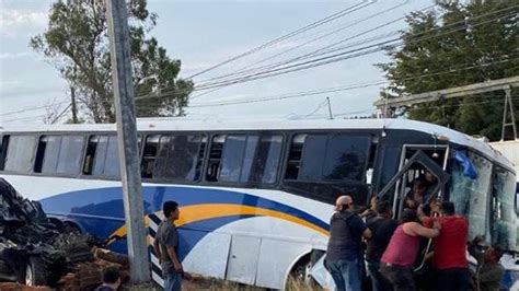 Un Fallecido Y 17 Lesionados En Choque De Camión De Pasajeros En Culiacán