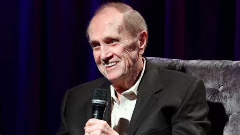 Bob Newhart The Low Key Comedian And Legendary Sitcom Star Has Died