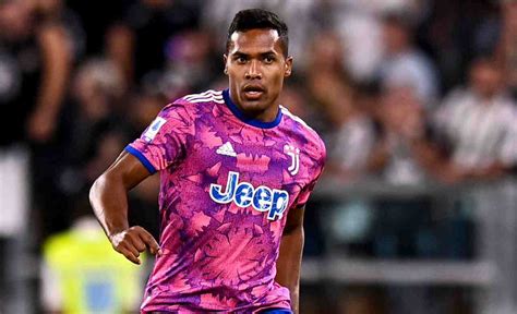 Bianconeri Zone On Twitter Alex Sandro Despite The Automatic Renewal