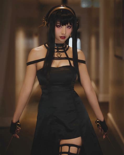 Chiêm ngưỡng Yor Forger Cosplay đẹp không tì vết hot nhất