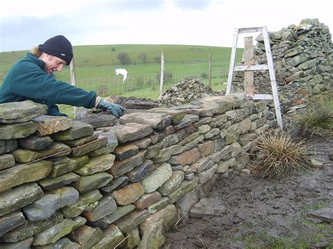 How To Build A Stone Wall With Mortar Uk