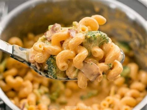 One Pot Bacon Broccoli Mac And Cheese Budget Bytes