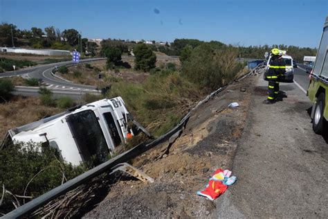 Fotos Un Accidente Cae Por Un Terrapl N