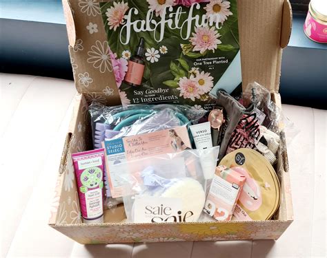 FabFitFun Spring 2021 Box Review Sarah Deluxe