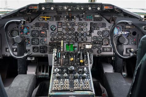 180 Dc 9 Cockpit Stock Photos - Free & Royalty-Free Stock Photos from Dreamstime