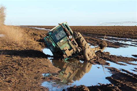 5 safety tips for extracting stuck farm equipment | AGDAILY