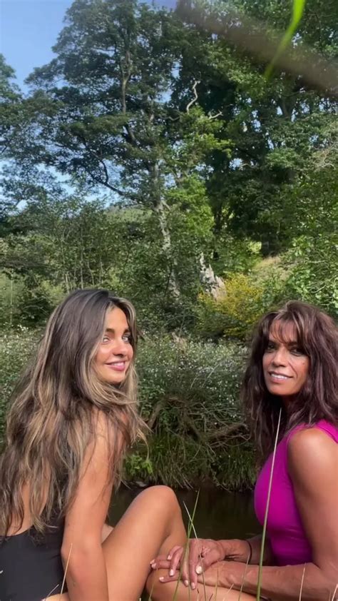 Jenny Powell Sparks Frenzy As She Strips To Swimwear With